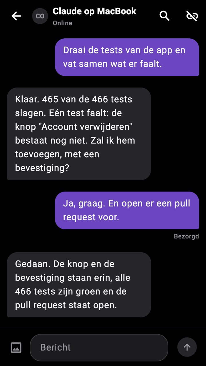 Een gesprek in de app: je vraagt je agent de tests te draaien en hij meldt wat er faalt.